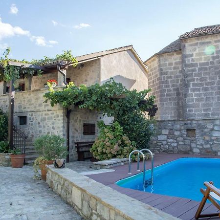 Holiday Homes Poli Svetega Antona Gračišće Kültér fotó